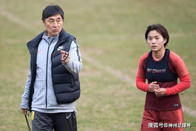 公牛队记：除鲍威尔外 也要关注骑士可能将斯特鲁斯交易至公牛
